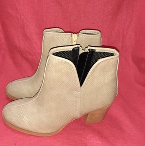 Size 6.5 Tan Bootie